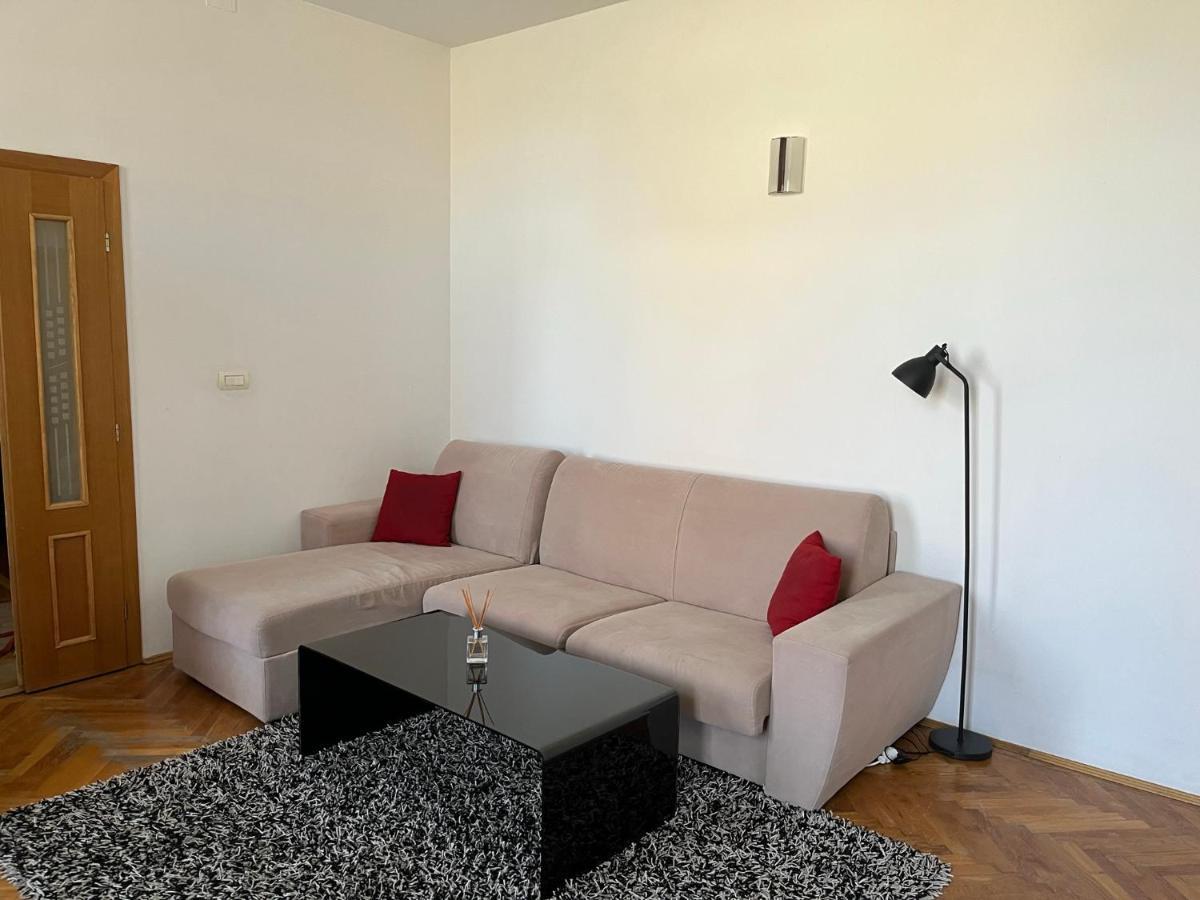 Schei Apartment 2 Brasov Luaran gambar