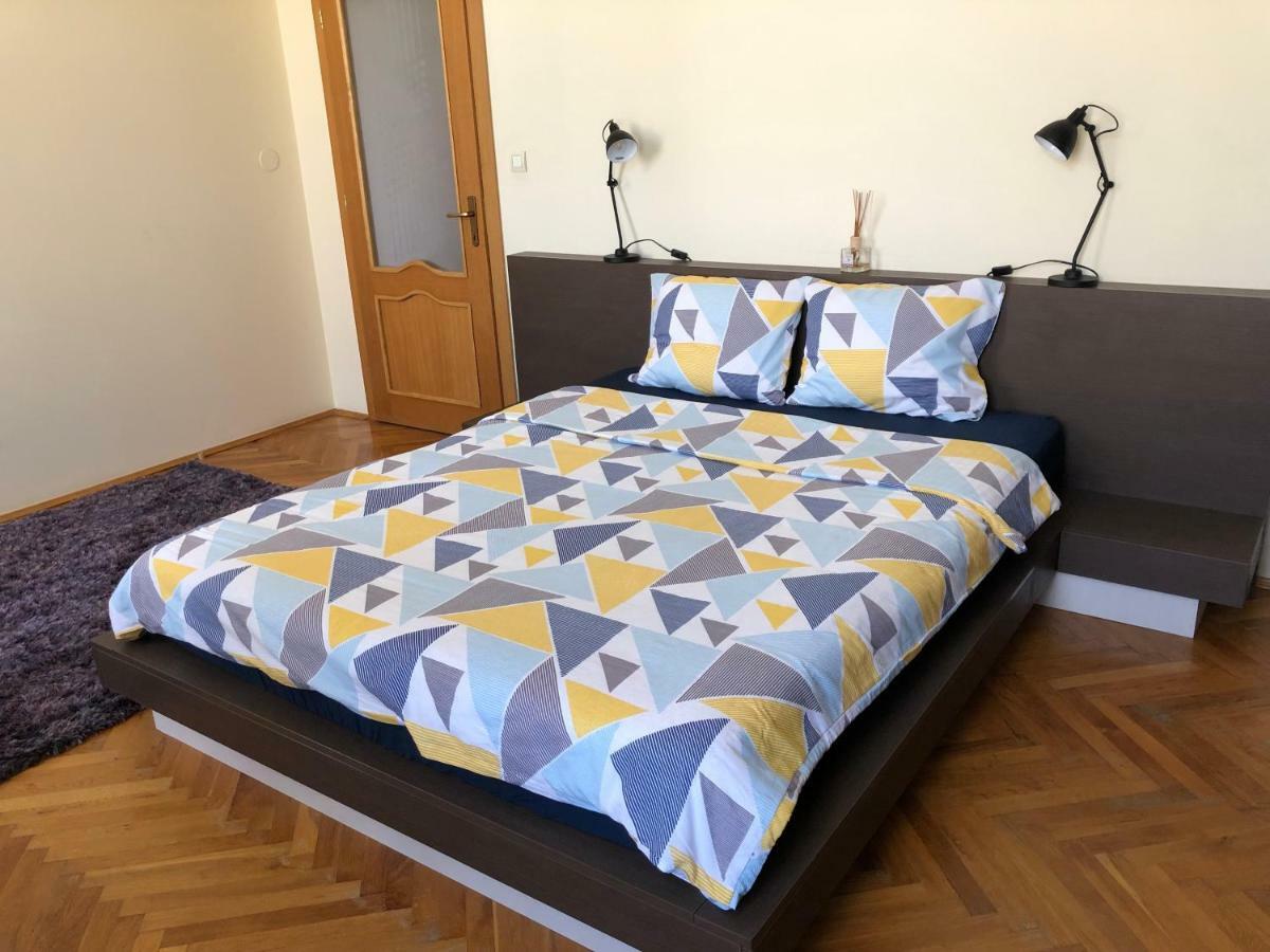 Schei Apartment 2 Brasov Luaran gambar