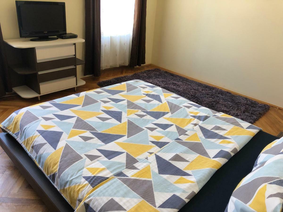 Schei Apartment 2 Brasov Luaran gambar