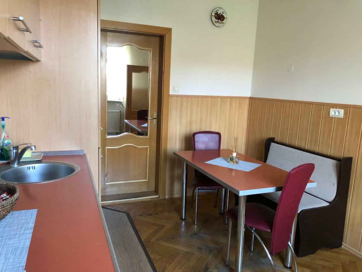 Schei Apartment 2 Brasov Luaran gambar